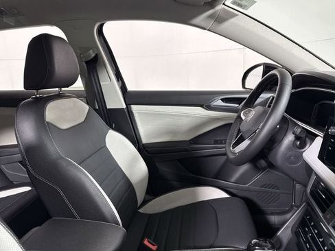 New 2026 Volkswagen Taos SEL image 12