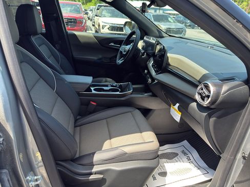 New 2026 Chevrolet Equinox LT w/ Convenience Package II AWD/4WD image 10