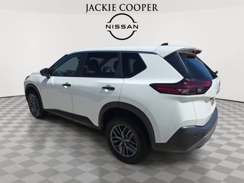 Used 2023 Nissan Rogue S FWD image 7