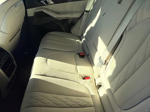 Used 2024 BMW X5 xDrive40i w/ Premium Package AWD/4WD image 8