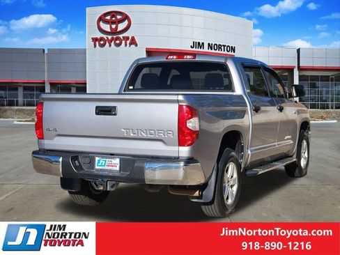Used 2017 Toyota Tundra SR5 w/ SR5 Upgrade Package image 7