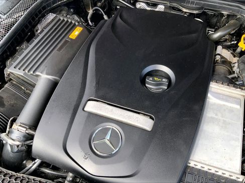Used 2018 Mercedes-Benz C 300 4MATIC Sedan image 33