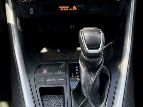 Used 2019 Toyota RAV4 XLE Premium w/ Carpet Mat Package FWD image 16