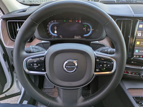 Certified 2024 Volvo XC60 T8 Ultimate w/ Protection Package Premier image 16