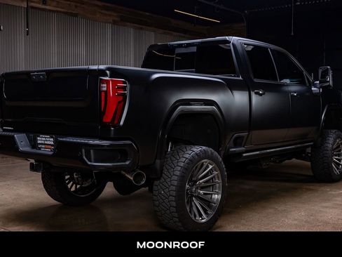 Used 2024 GMC Sierra 2500 Denali Ultimate image 9