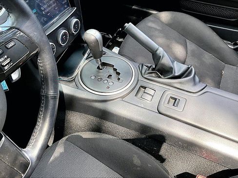 Used 2015 MAZDA MX-5 Miata Club RWD image 11