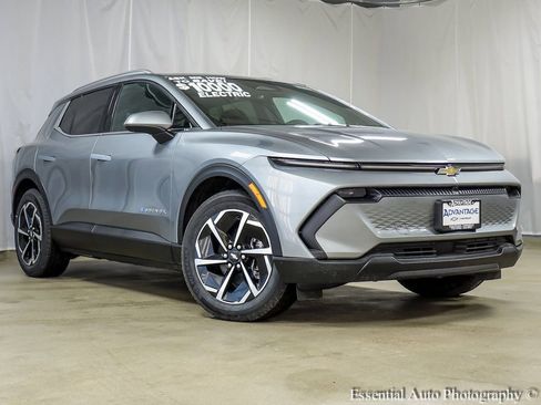 New 2026 Chevrolet Equinox EV LT image 2