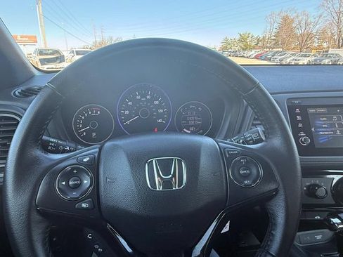 Used 2020 Honda HR-V Sport image 3