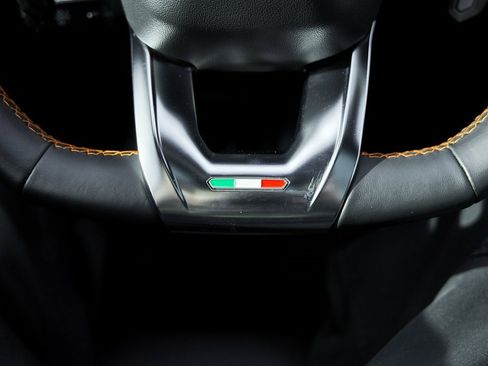 Used 2022 Lamborghini Urus image 62