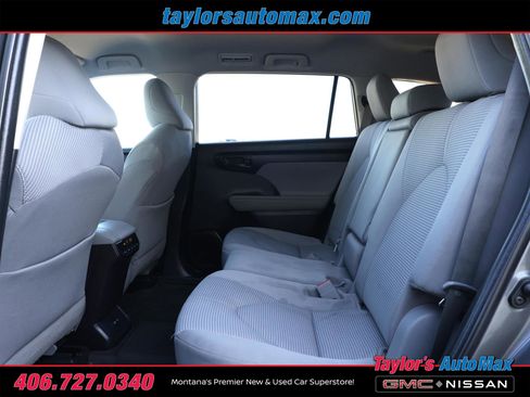 Used 2022 Toyota Highlander LE image 7