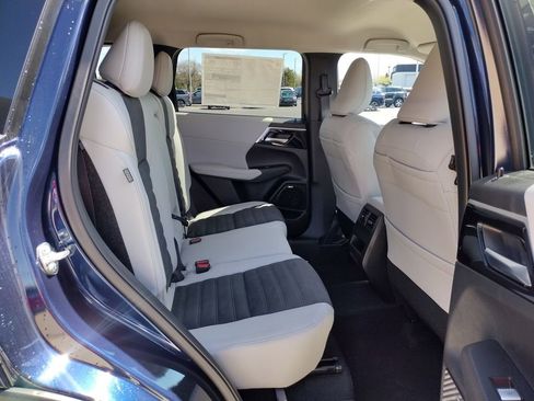 New 2026 Mitsubishi Outlander SE AWD/4WD image 10