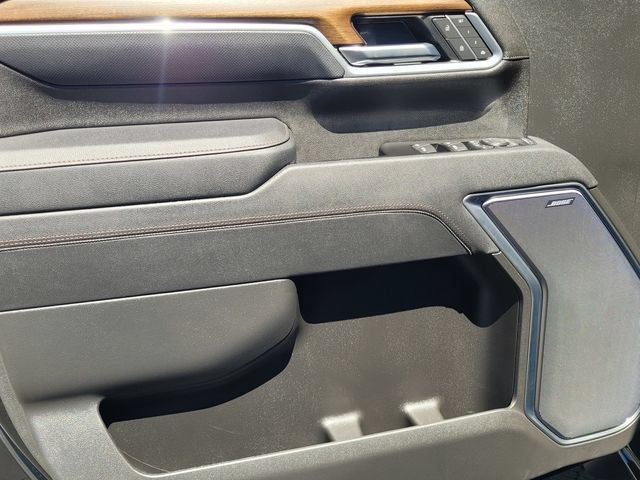 Used 2025 Chevrolet Silverado 2500 High Country w/ High Country Premium Package AWD/4WD image 17