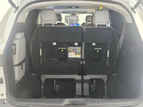 Used 2025 Toyota Sienna XLE FWD image 19