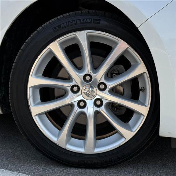 Used 2013 Toyota Avalon XLE Touring FWD image 22