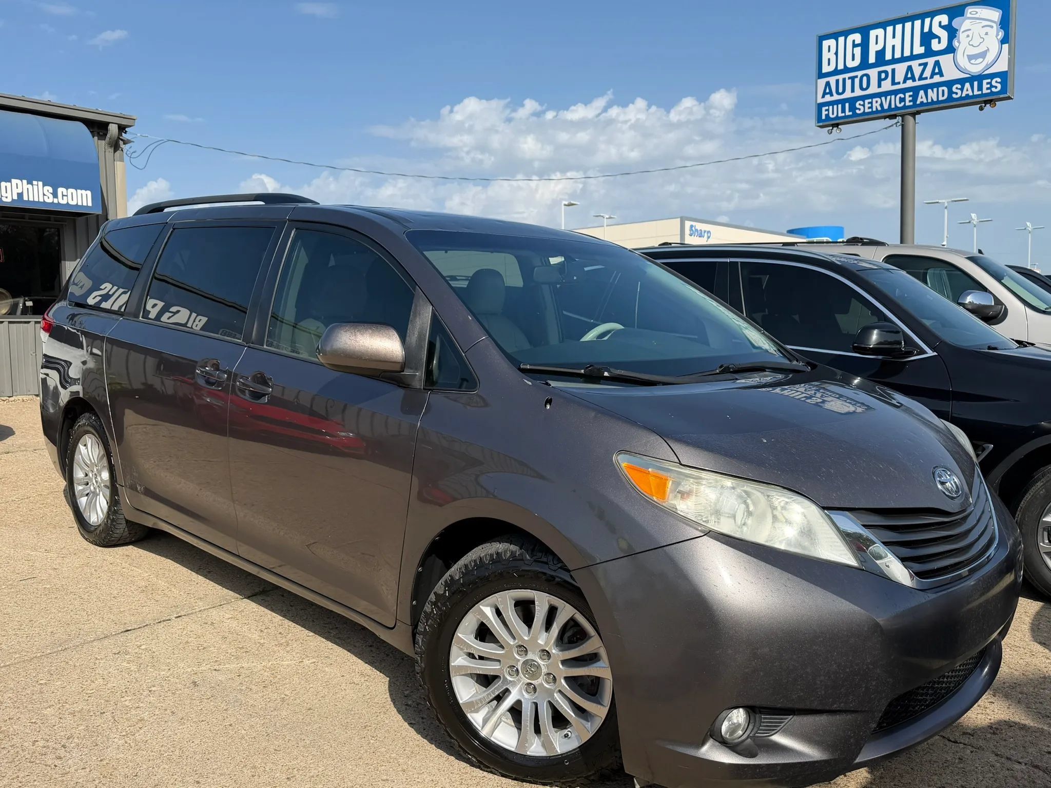 Used 2013 Toyota Sienna XLE FWD image 7