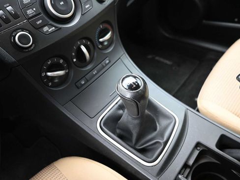 Used 2012 MAZDA MAZDA3 i Touring FWD image 12