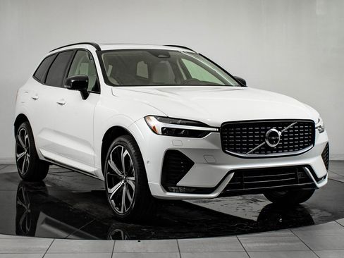 Used 2025 Volvo XC60 B5 Ultra w/ Protection Package Premier image 12