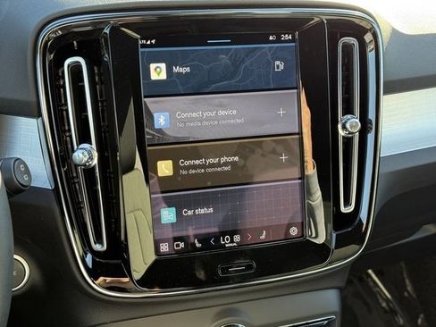 New 2025 Volvo XC40 B5 Core AWD/4WD image 24