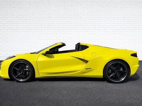 Used 2024 Chevrolet Corvette E-Ray w/ Stealth Interior Trim Package image 8