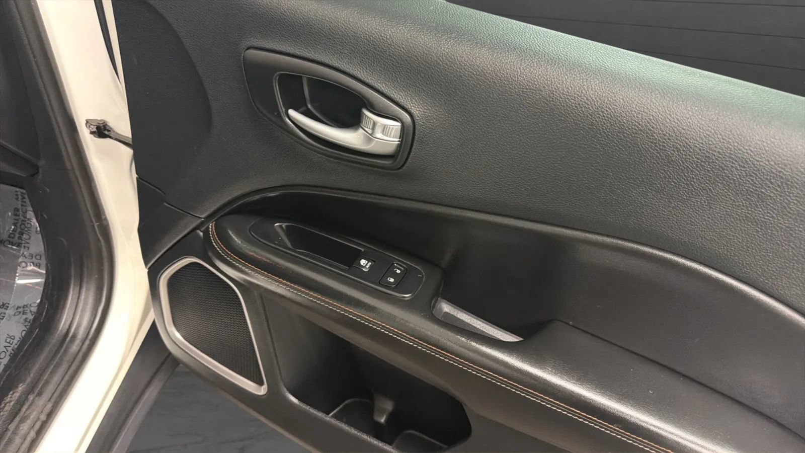 Used 2018 Jeep Compass Sport w/ Tech Group FWD image 18