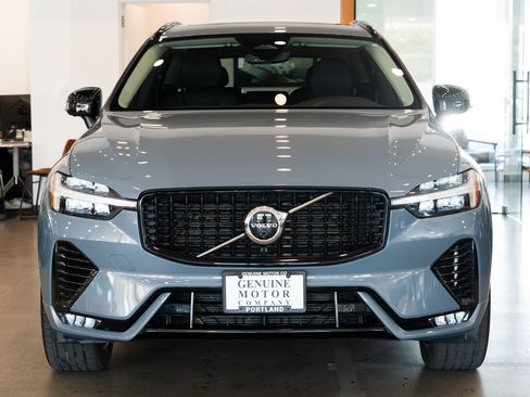 Used 2023 Volvo XC60 B5 Plus w/ Protection Package Premier AWD/4WD image 2