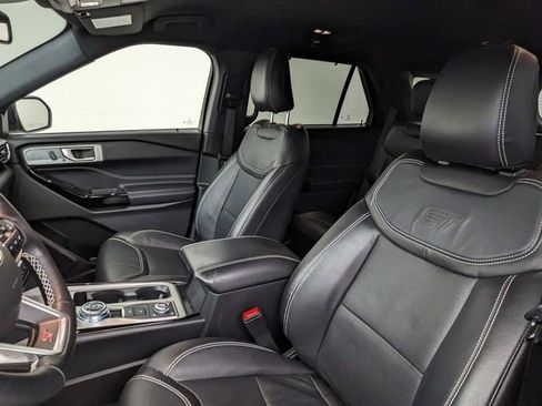 Certified 2022 Ford Explorer ST image 2