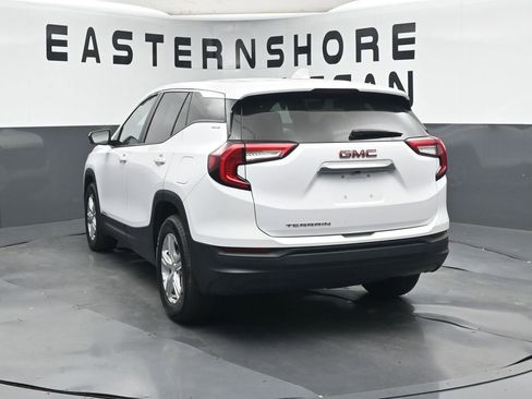 Used 2024 GMC Terrain SLE image 4