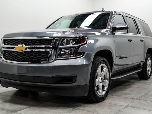 Used 2019 Chevrolet Suburban LT RWD image 6