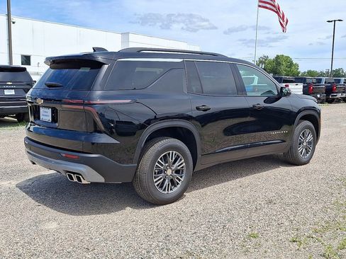 New 2025 Chevrolet Traverse LT image 32