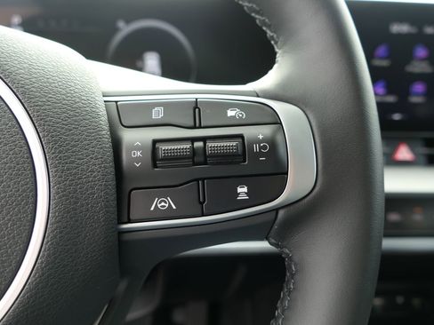 New 2025 Kia Sportage SX image 15