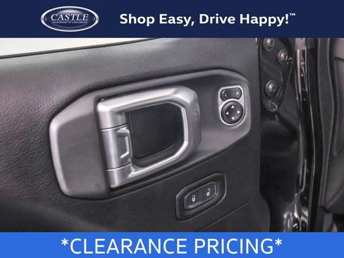 Used 2020 Jeep Wrangler Unlimited Sahara image 25