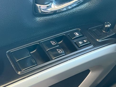 Used 2019 Nissan Titan SV RWD image 14