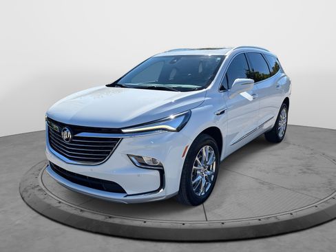 Certified 2023 Buick Enclave Essence w/ Experience Buick Package image 3
