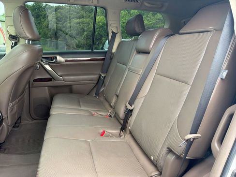 Used 2018 Lexus GX 460 Luxury w/ Preferred Accessory Package AWD/4WD image 23