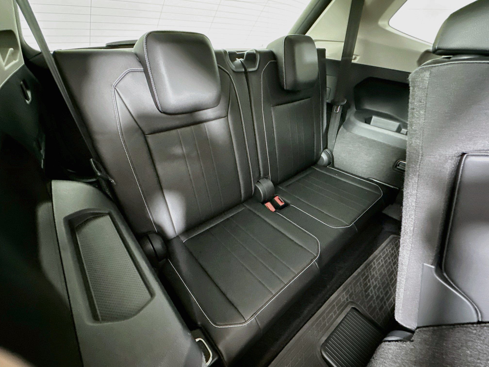 Used 2022 Volkswagen Tiguan SE FWD image 31