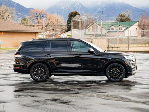 Used 2023 Lincoln Aviator Reserve w/ Equipment Group 201A image 4
