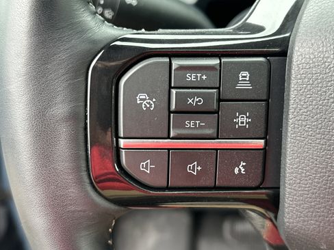 Used 2023 Ford F150 Lightning Platinum image 26