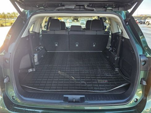 Used 2023 Toyota Highlander LE image 14