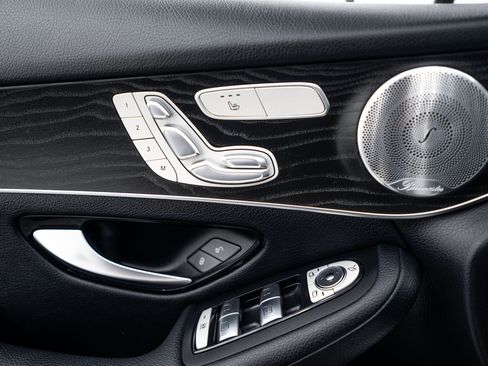 Used 2017 Mercedes-Benz GLC 300 4MATIC image 13