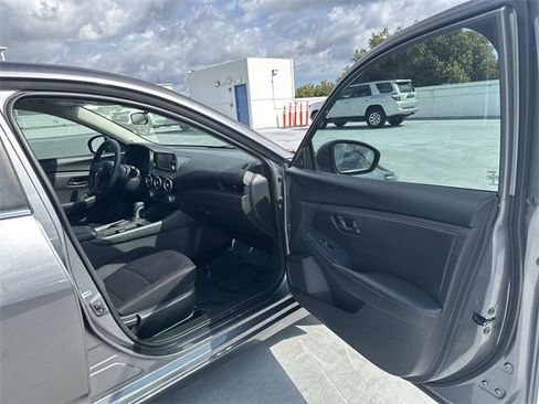 Used 2024 Nissan Sentra S image 21