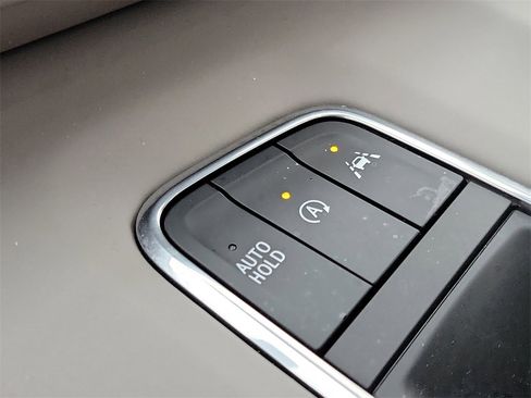 Certified 2022 Cadillac Escalade Premium Luxury Platinum image 34