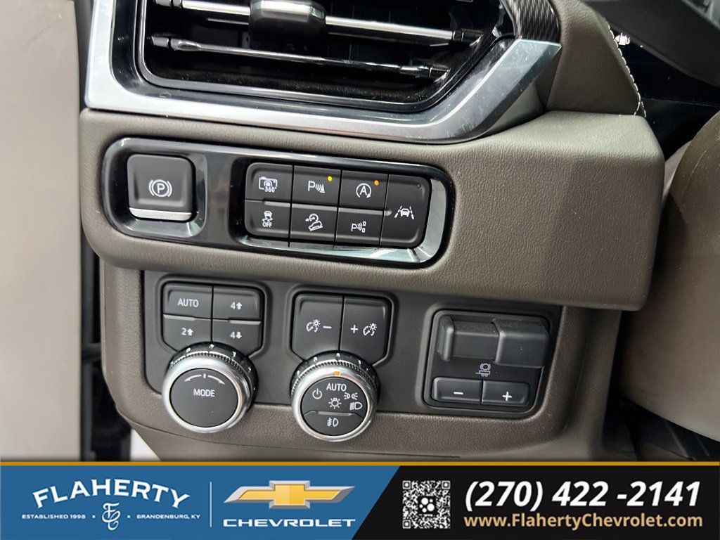 Used 2025 GMC Yukon XL Elevation AWD/4WD image 24