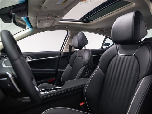 New 2026 Genesis G70 2.5T Prestige image 18