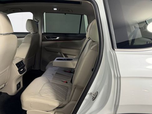 Used 2024 Volkswagen Atlas SEL Premium R-Line image 29