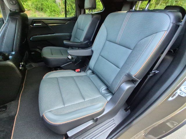 Used 2024 GMC Acadia AT4 AWD/4WD image 28