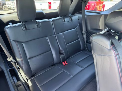 Used 2025 Ford Explorer ST-Line w/ ST-Line Street Pack AWD/4WD image 27