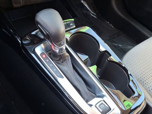 Used 2024 Chevrolet Trax LT image 14