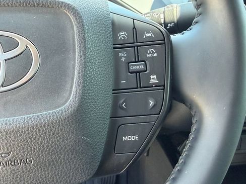 Used 2025 Toyota Prius LE FWD image 24