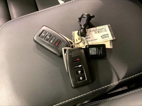 Used 2018 Lexus NX 300 AWD image 14