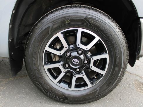 Used 2018 Toyota Tundra SR5 w/ TRD Off Road Package image 34